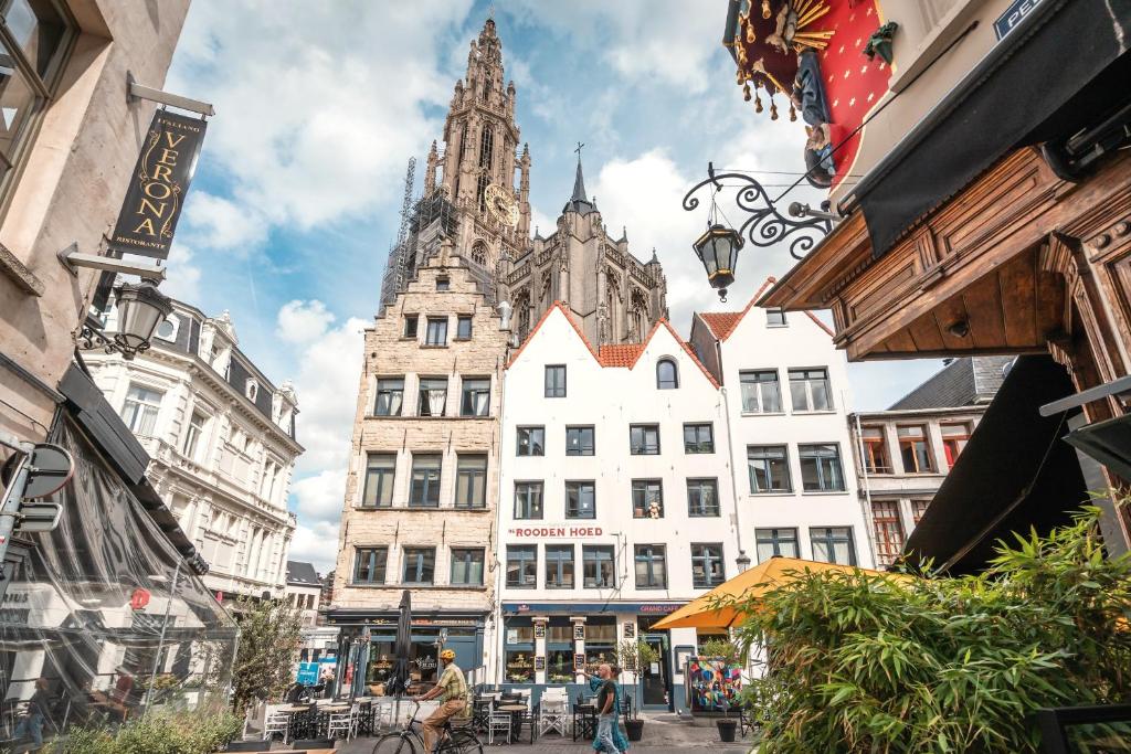 Tempel Triplex & Duplex at Historic Heart of Antwerp — photo 1
