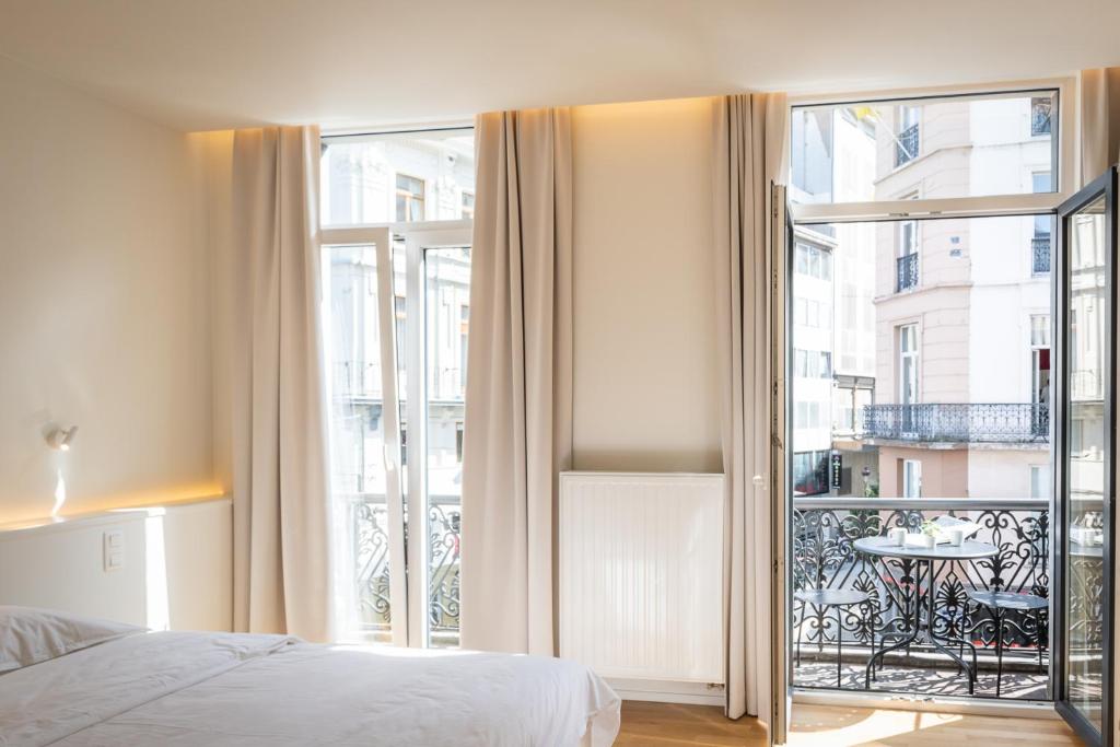 Spacious modern appartments in the heart of Brussels photo 2