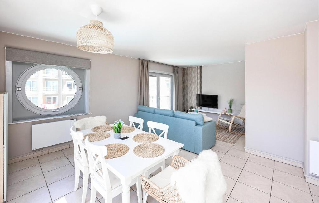 Cozy Apartment In Oostende With Wifi photo 2