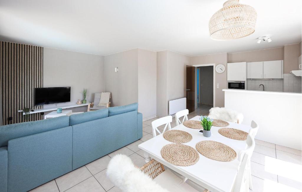 Cozy Apartment In Oostende With Wifi photo 3