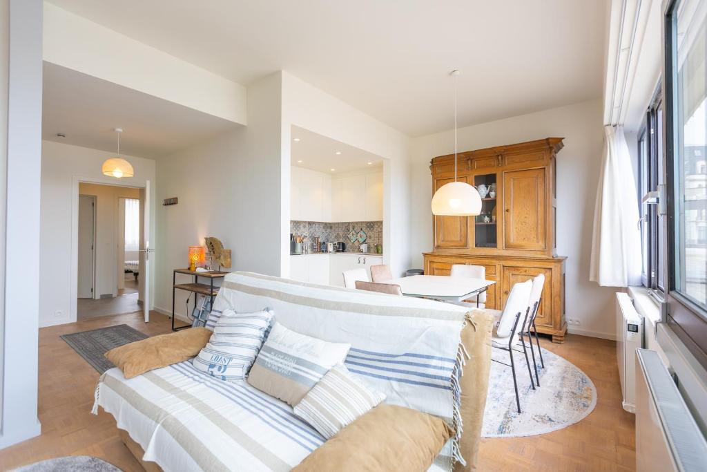 LECOMTE - The Belgian Coast Collection 213 photo 2