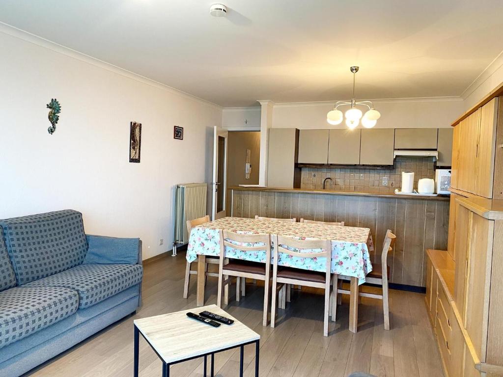 Apartment in Nieuwpoort by the Beach — photo 1