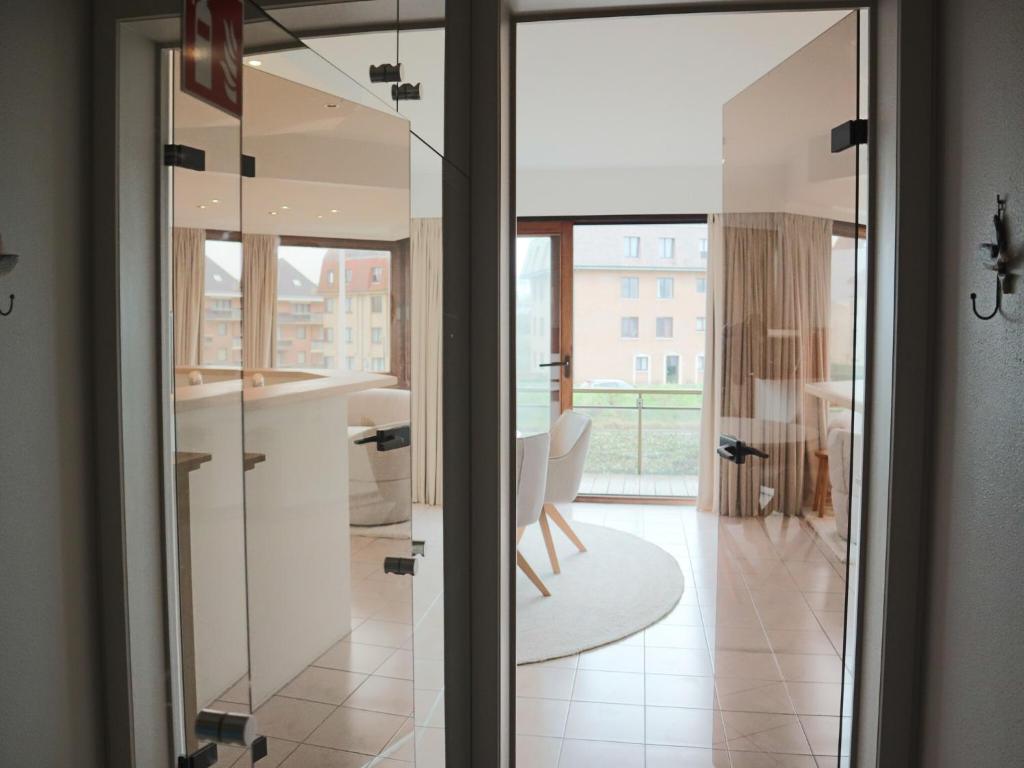 Apartment in Nieuwpoort near Sandy Beach photo 3