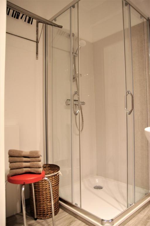 Cosy gezellig app met aparte gastenkamer op 30meter van strand privé garage photo 3