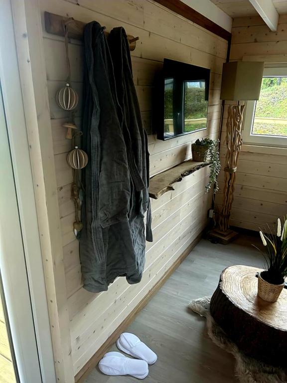 Tiny housse serenity avec jacuzzi et piscine photo 3