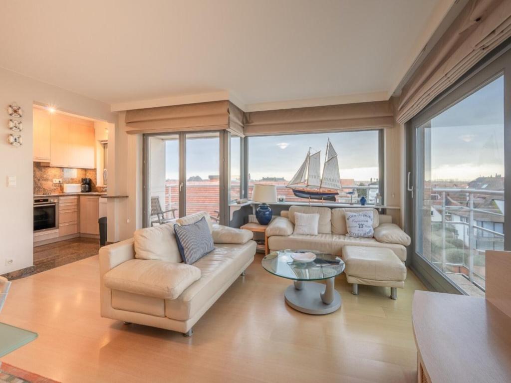 Apartment in Knokke-Heist with Sea Views — photo 1