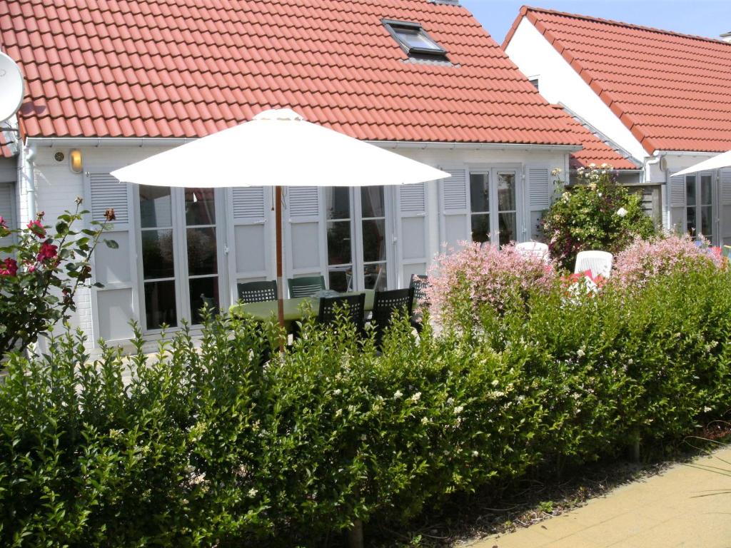 Holiday Home in De Haan near Beach photo 3