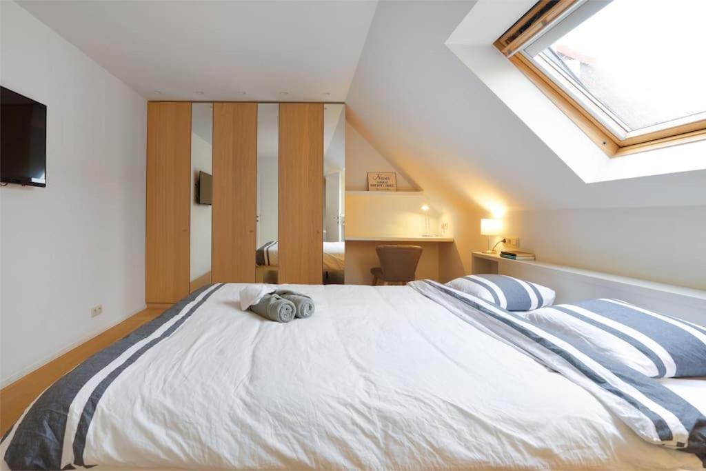 The Coastal Duplex and Free Parking photo 2