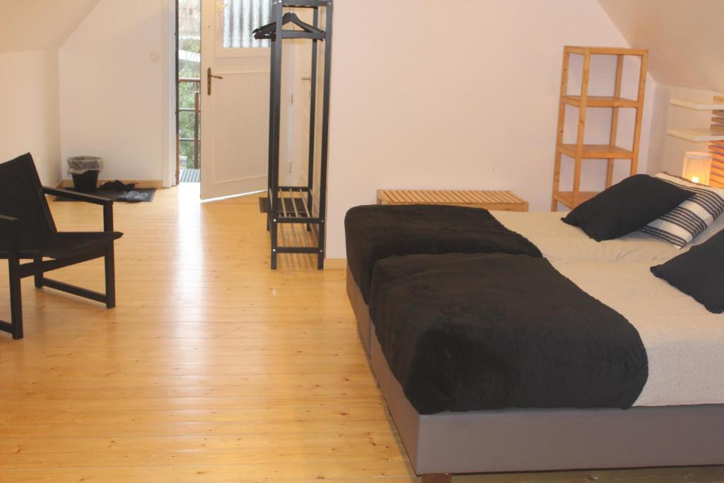 Saffels Nest 33 photo 2