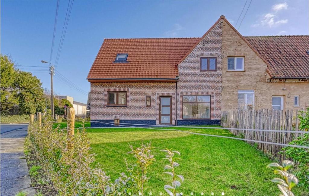 4 Bedroom Awesome Home In Diksmuide photo 2