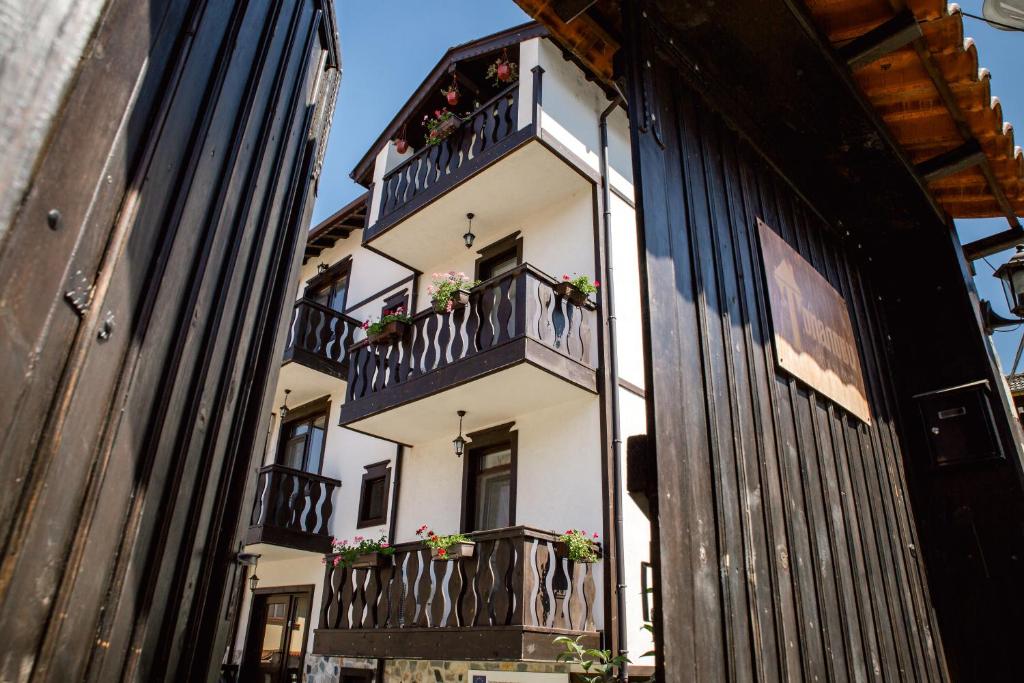 Topalovi Guest House — photo 1