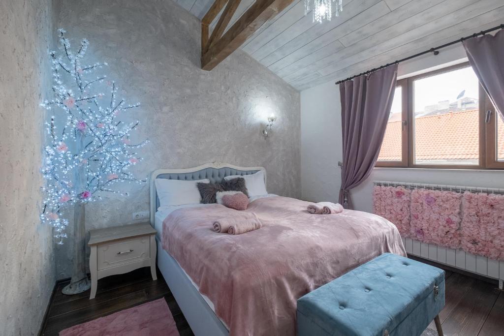 Designer 1BDR Apartment on Hristo Belchev Str photo 3
