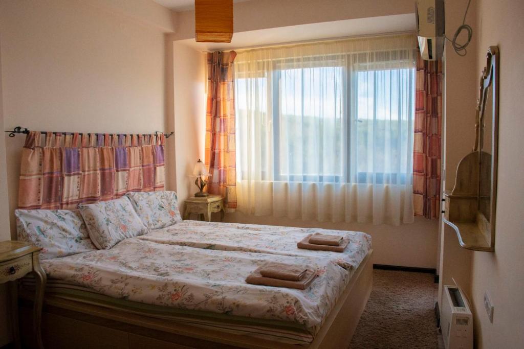 Ma-Bebe Spa and Play Suite - Thermal Jacuzzi - Free Tickets to Ostrich Farm photo 2
