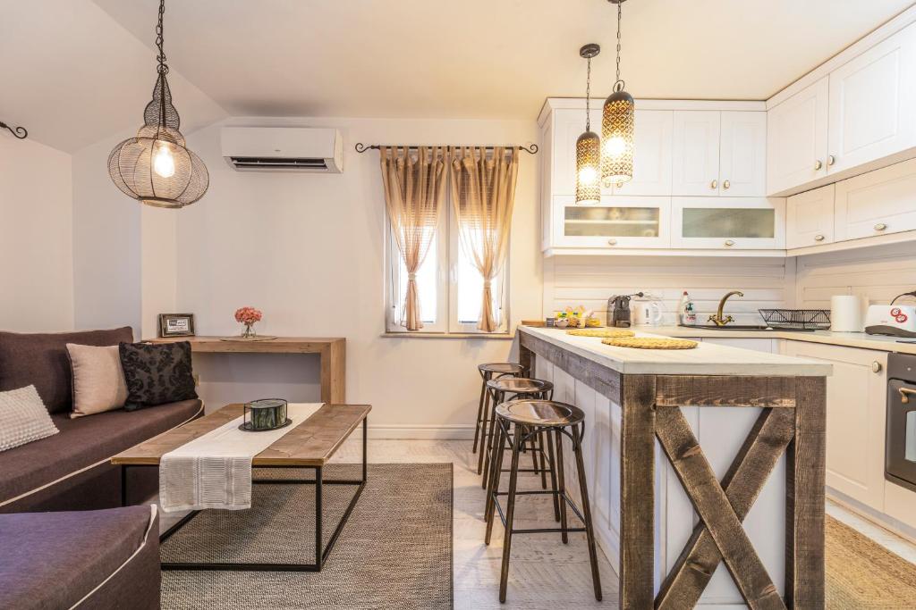 Stylish 1BD Flat with a terrace near the centre of Plovdiv by Flat Mаnager — photo 1