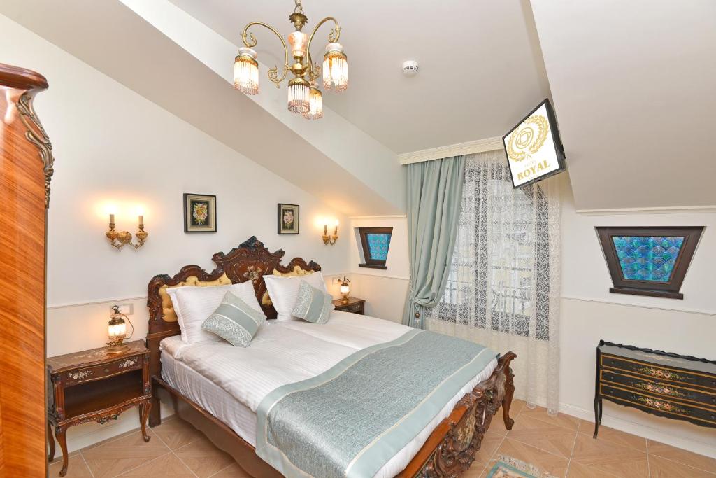 Royal Hotel photo 2