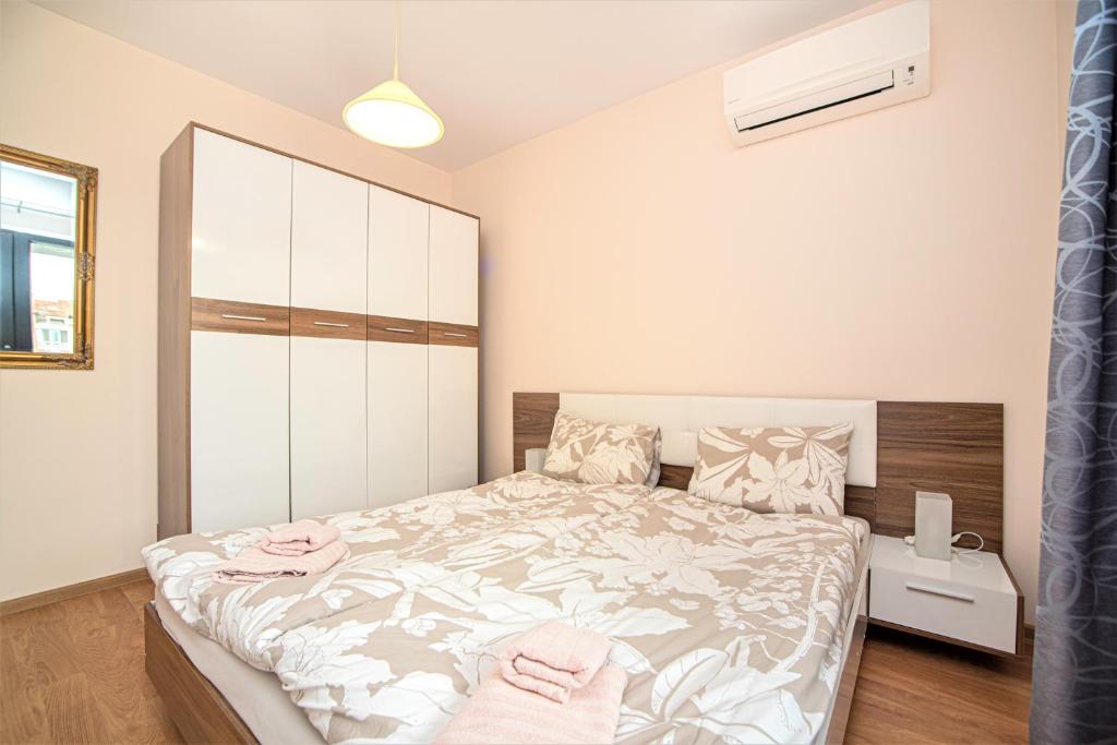 The Captain Be my guests! by RV Apartments photo 2