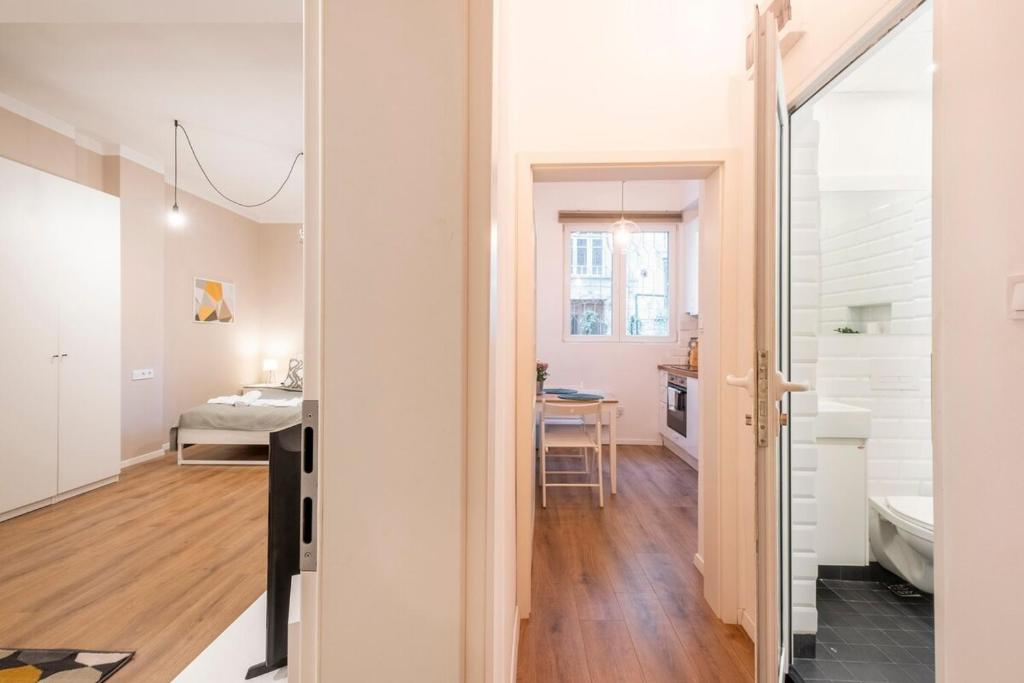Top Centre 1 Bedroom Apt next to Vitosha Blvd. photo 3
