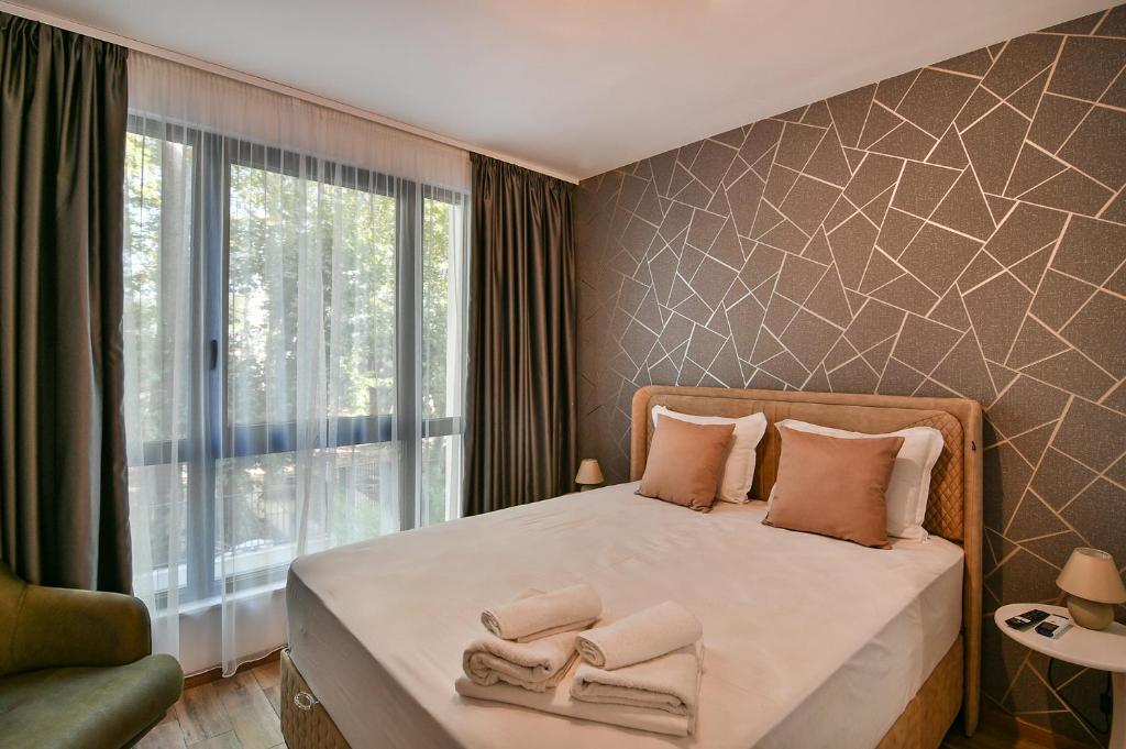 The Shangri-LA flat photo 2
