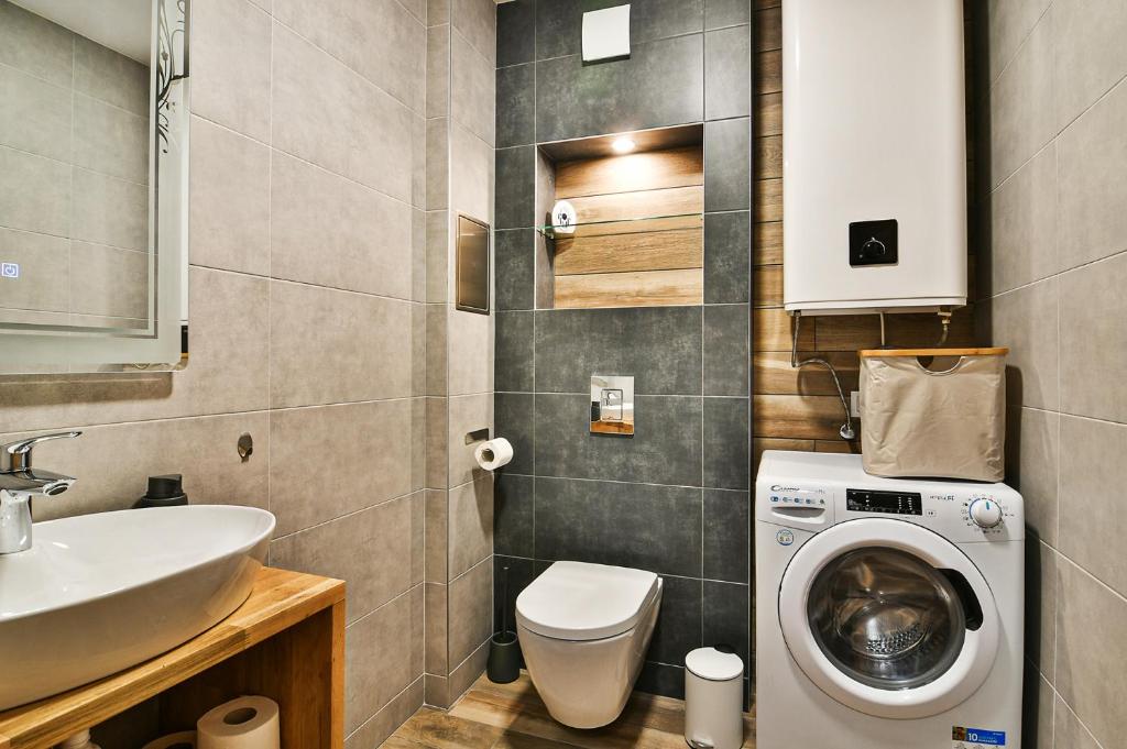 The Shangri-LA flat photo 3