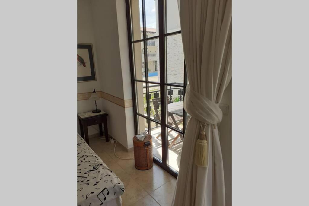 Studio at "The Cliff" complex South Beach Obzor photo 3