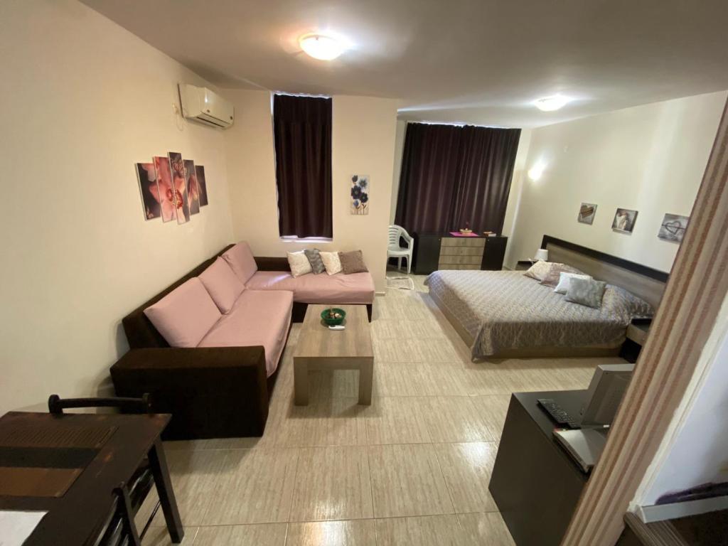 Cozy Apartment Saint Sofia photo 2
