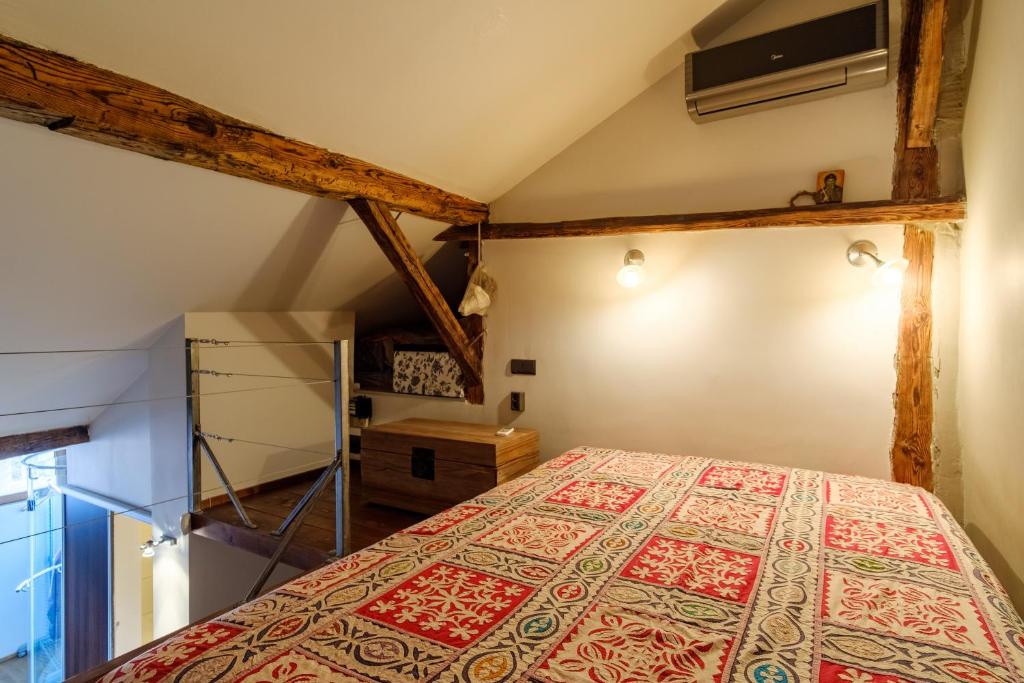 Artistic Studio in the Heart of Sofia Center by Flat Mаnager photo 2