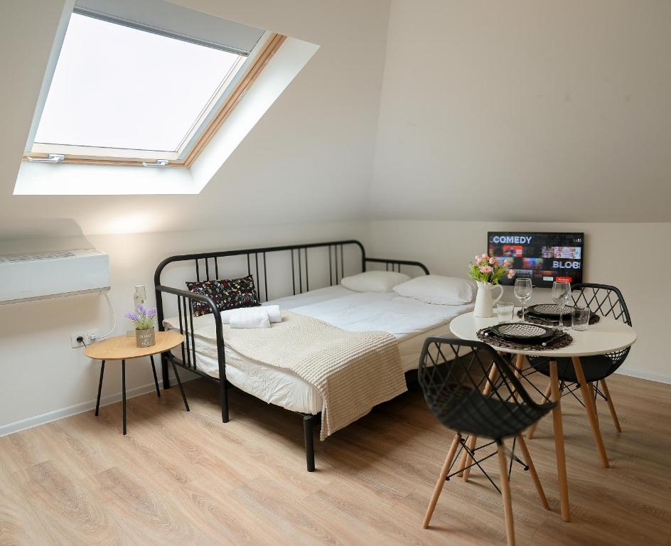 Lily's Studio 1 by Bulgarentals - Central Sofia — photo 1