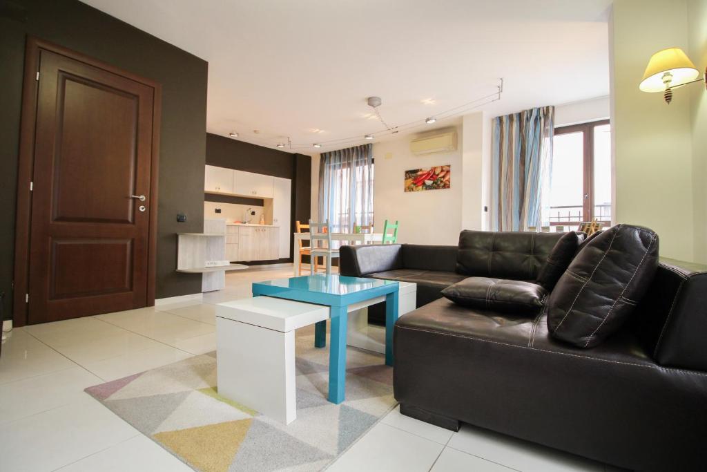 Trendy & Deluxe Apartment by Flat Mаnager — photo 1