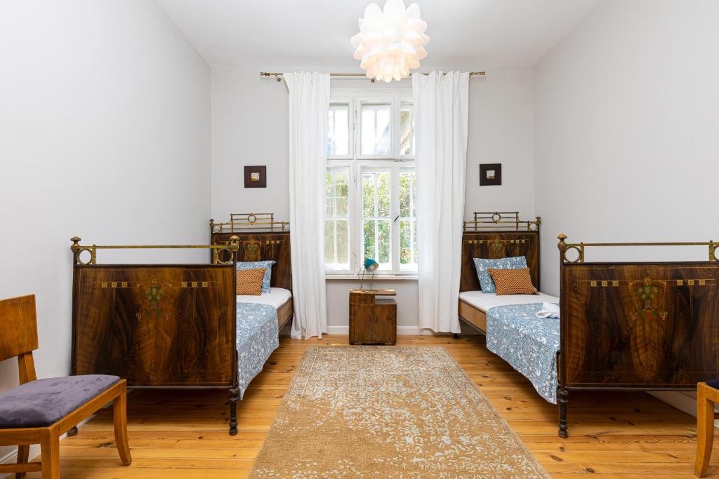 The Old Town Vintage 2-Bedroom Jewel by Flat Mаnager photo 2