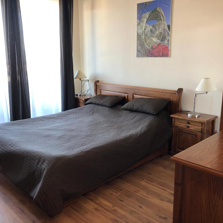 Spacious 2 Bed Apartment Close To Gondola photo 2