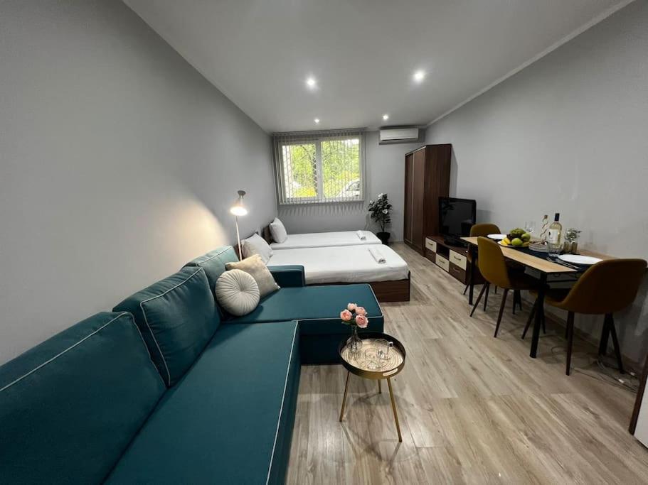 Nomadic Travelers Apartment photo 2