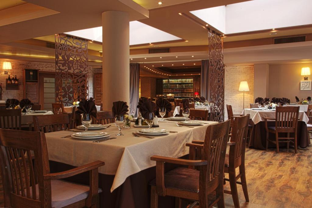 Triada Hotel photo 2