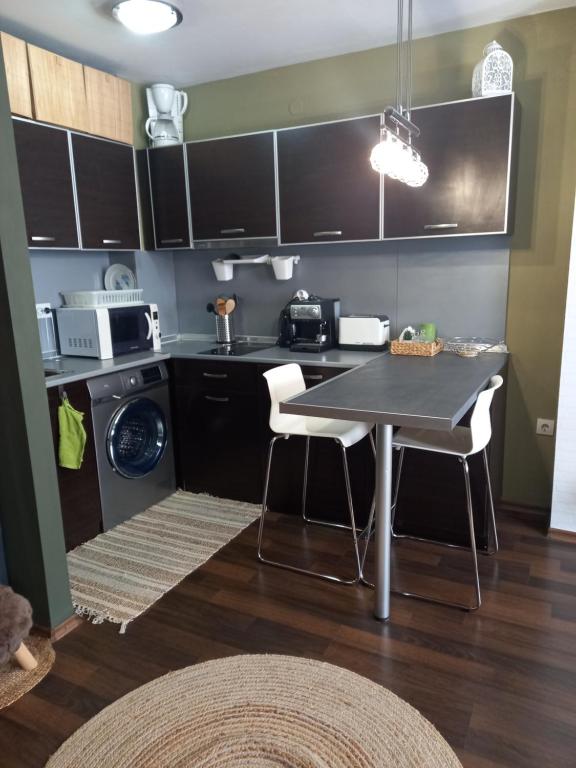 Top Top location Green apartment photo 3