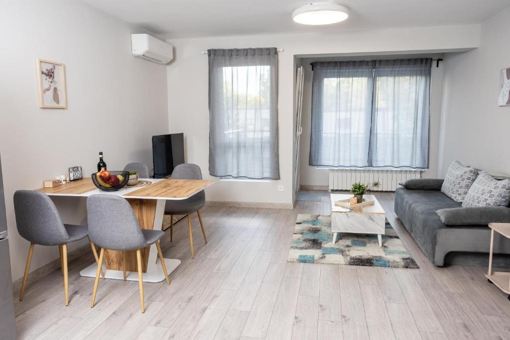 Free Parking Modern 1BR Comfort in Oborishte photo 3