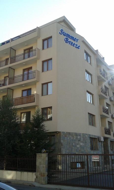 Summer Breeze Apartments photo 2