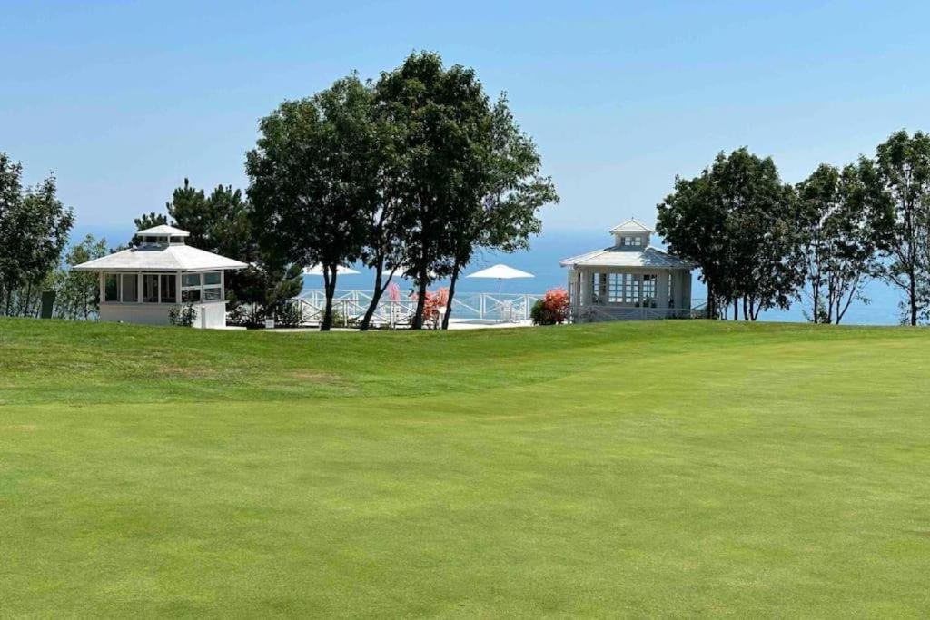 SeaView Golf Villa photo 2