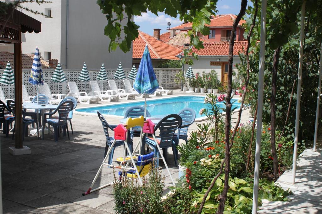 Family Hotel Chris photo 3