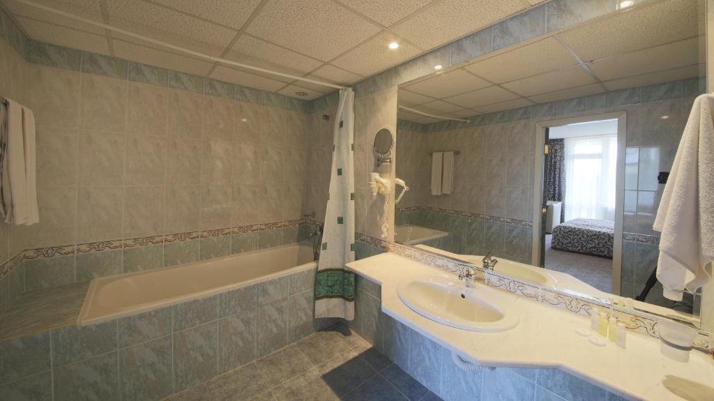 Hotel Shipka All Inclusive photo 3