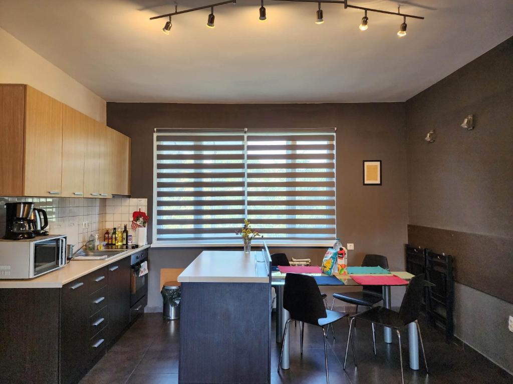Sunny Central Apartment photo 3