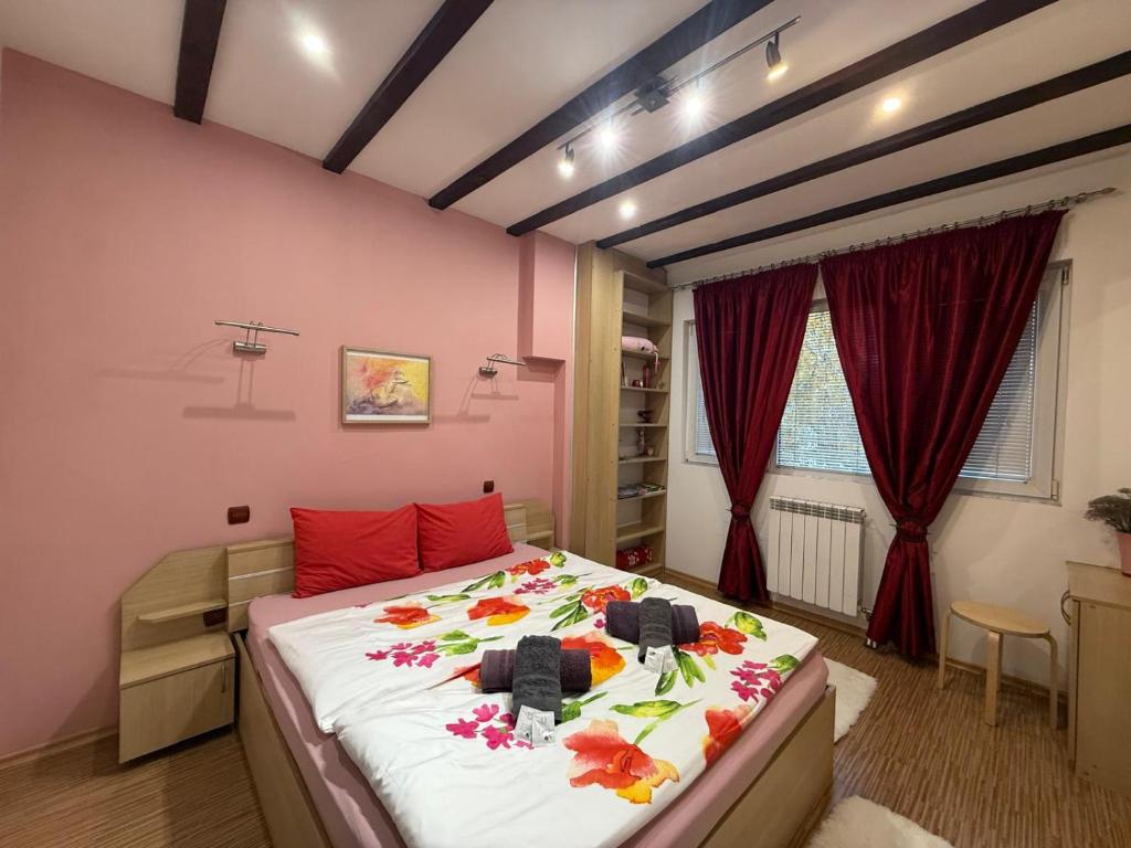 The Maisonette in Sofia's Heart photo 2