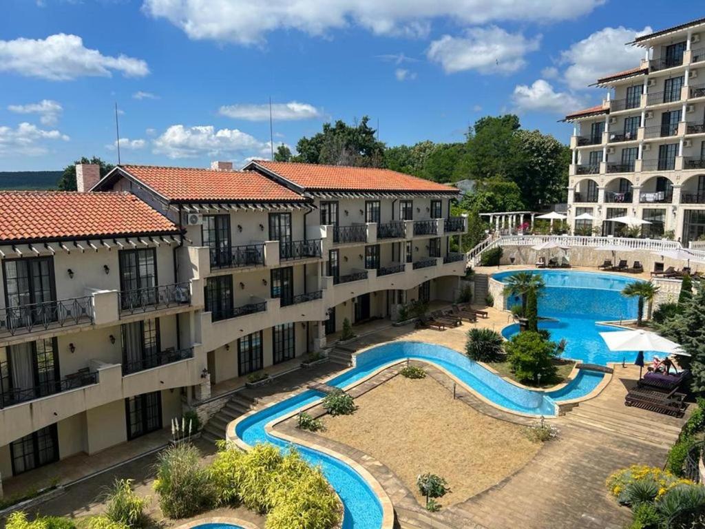Apartments in The Cliff Obzor Bay photo 3