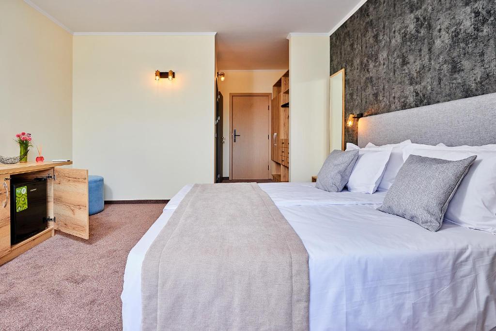 Sunny Apartments photo 2