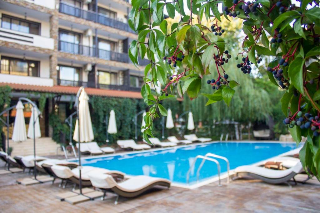 The Green Paradise Apartments — photo 1
