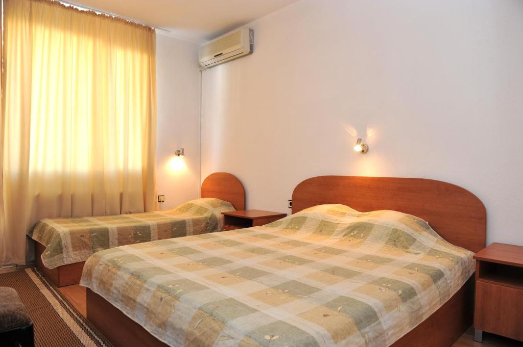 Family Hotel Blazhi photo 2