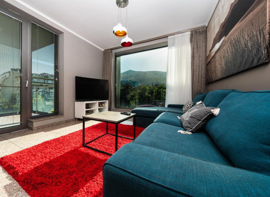Modern Apartment 2 with Parking next to Bulgaria Mall — photo 1