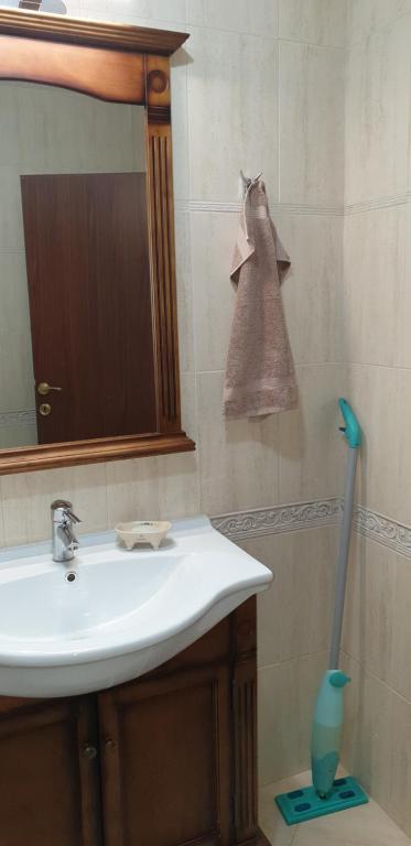 Студио Тони в модерна сграда с фитнес в централна Варна photo 3