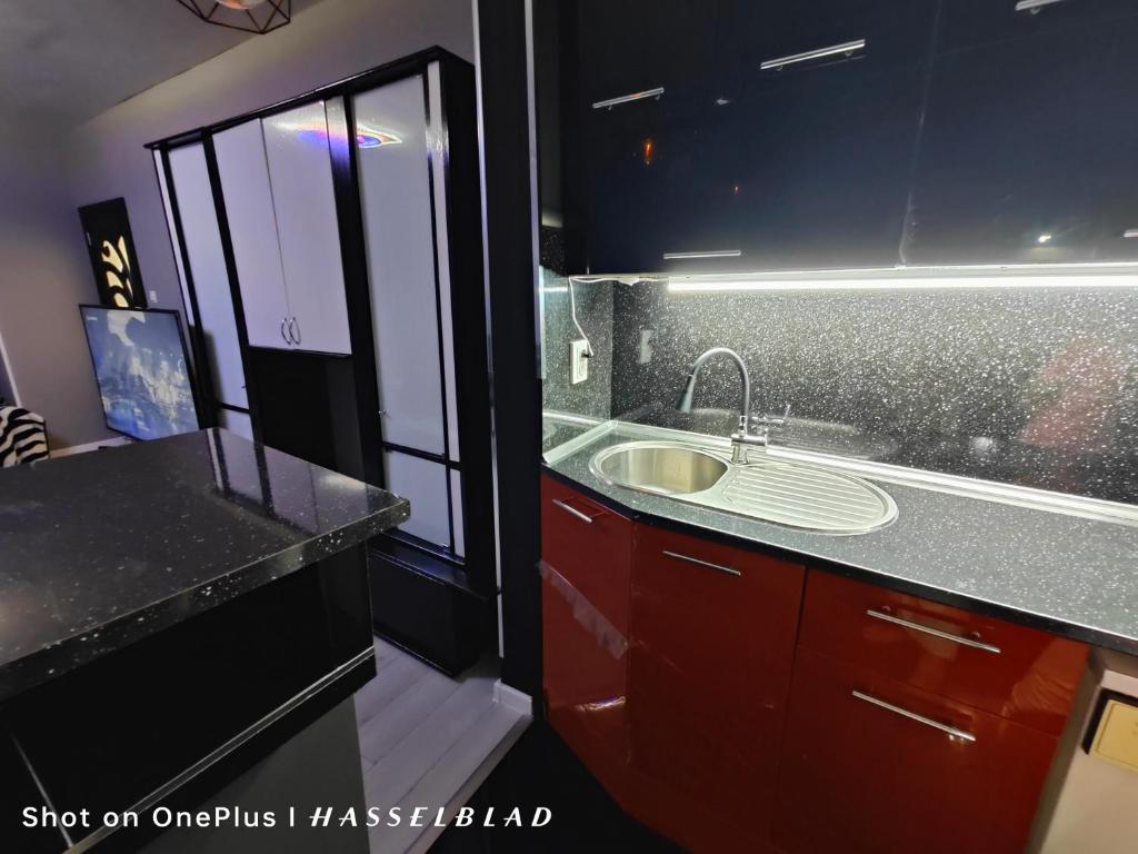 Тристаен апартамент в центъра photo 2