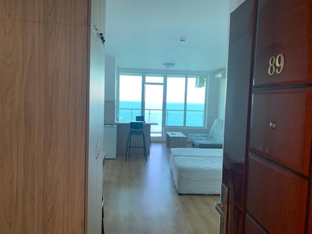 Silver Beach Byala - Студио Б89 първа линия с морска панорама с два басейна и осигурен паркинг photo 2