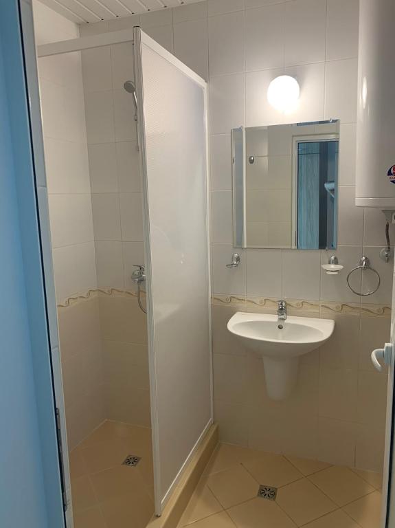 Silver Beach Byala - Студио Б89 първа линия с морска панорама с два басейна и осигурен паркинг photo 3