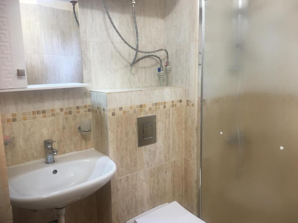 Stylish spacious flat photo 3